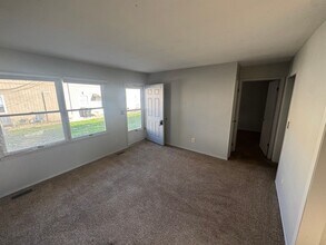 406 E Main St in Glasford, IL - Building Photo - Building Photo