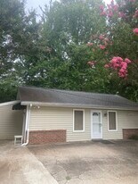 504 Mountain Park Rd in Woodstock, GA - Building Photo