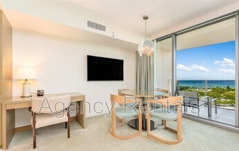 383 Kalaimoku St in Honolulu, HI - Building Photo - Building Photo