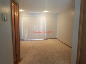 918 9th Ave SE in Valley City, ND - Foto de edificio - Building Photo