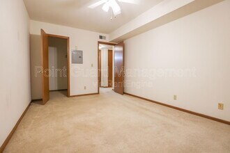 5828 Erskine St in Omaha, NE - Building Photo - Building Photo