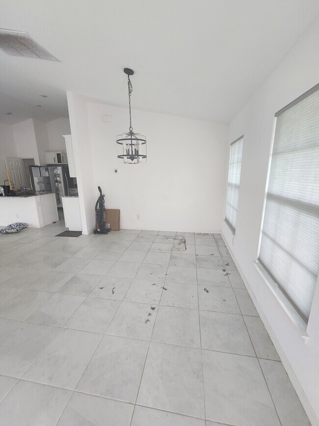 2725 SW 5th St in Cape Coral, FL - Building Photo - Building Photo