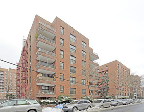 13815 Franklin Ave in Flushing, NY - Building Photo - Building Photo