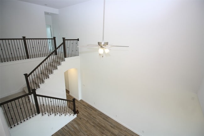 property at 6527 Scarlet Pond Ln