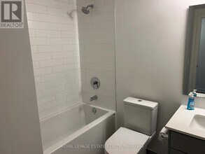 2 Manderley Dr in Toronto, ON - Building Photo - Building Photo