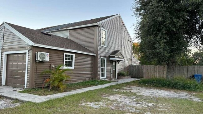 property at 6246 Oak Cluster Cir