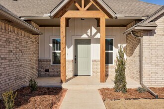 200 Firethorn Wy in Noble, OK - Building Photo - Building Photo
