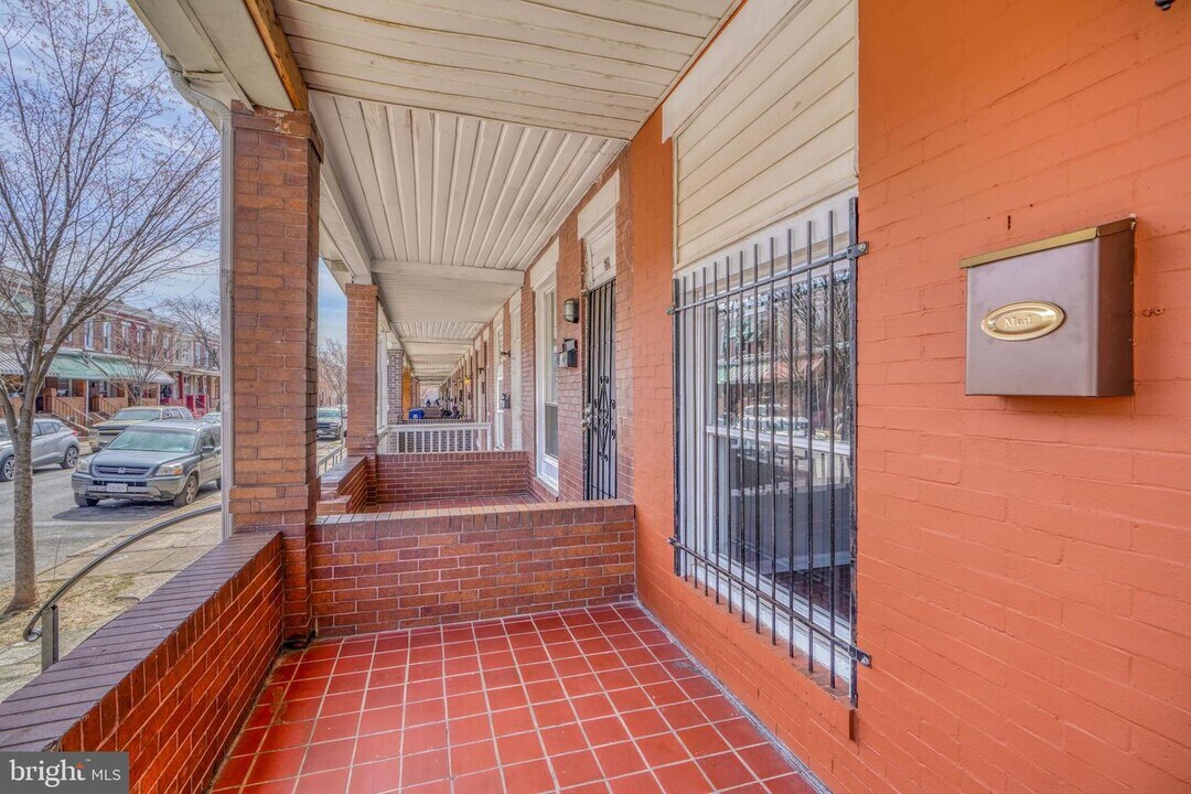 530 N Curley St Photo