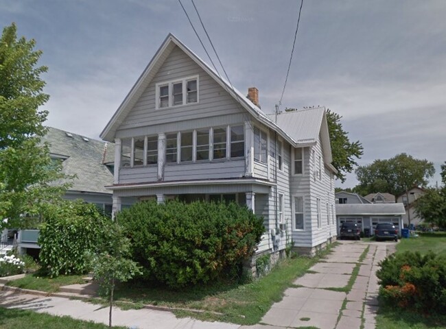 448 Boyd St