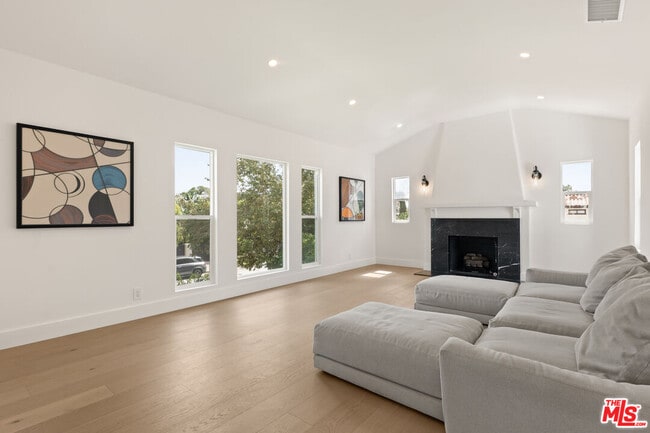 property at 545 N La Jolla Ave