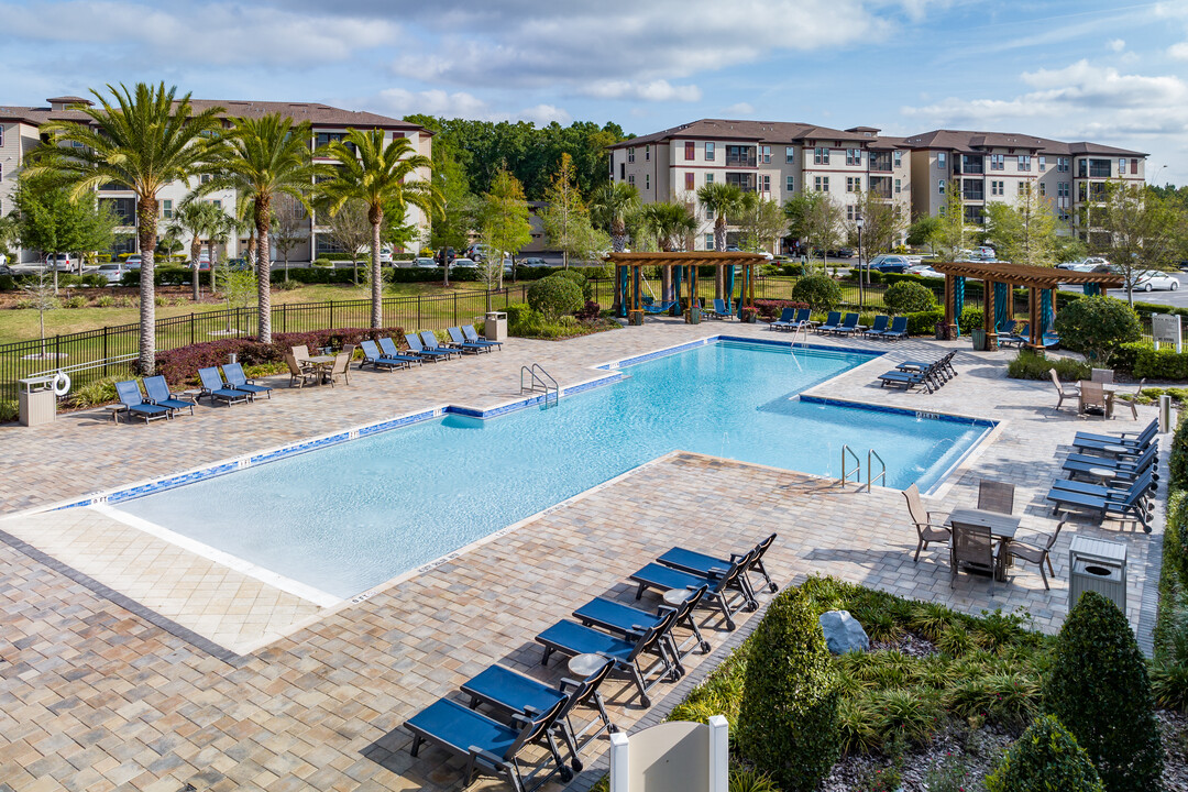 The Oasis at Lake Bennet in Ocoee, FL - Foto de edificio