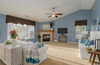 2261 Cherry Glenn Ct in Chico, CA - Building Photo - Building Photo