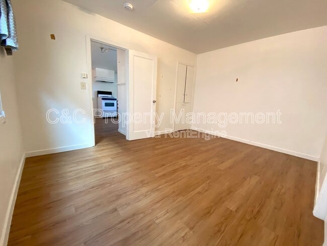554 Lighthouse Ave in Monterey, CA - Building Photo - Building Photo