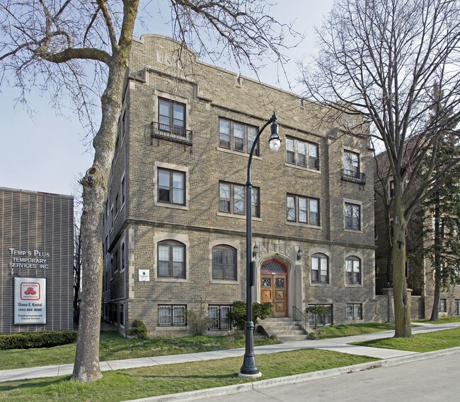 1420 E Capitol in Milwaukee, WI - Building Photo - Building Photo