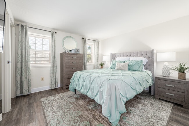 Kingston Townhomes in Baltimore, MD - Building Photo - Interior Photo