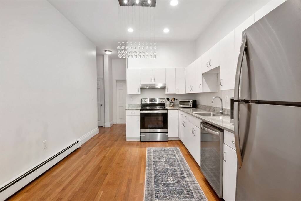 249 Roxbury St in Boston, MA - Building Photo