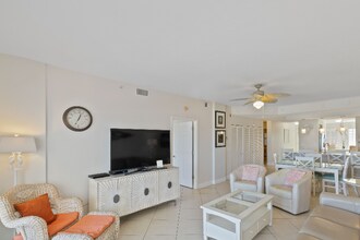 12935 Gulf Ln in Madeira Beach, FL - Building Photo - Building Photo