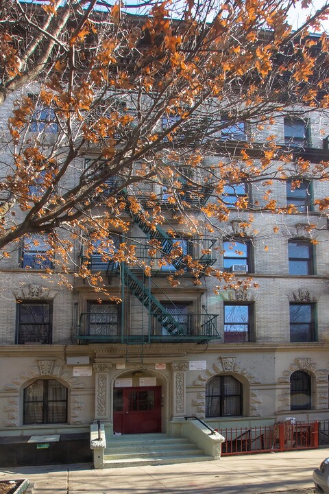 557-561 W 149th St in New York, NY - Building Photo