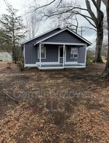 7895 New Cut Rd in Inman, SC - Building Photo