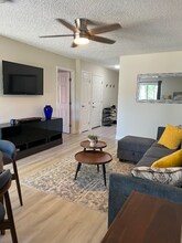 2105 Corte Primavera in Santa Clara, CA - Foto de edificio - Building Photo