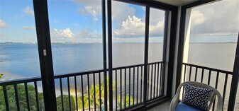 11 Sunset Dr in Sarasota, FL - Building Photo