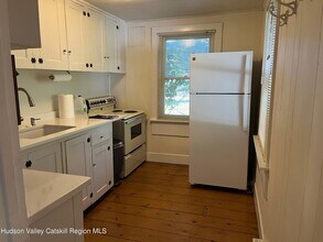 14 Oak Dr in Valatie, NY - Building Photo - Building Photo