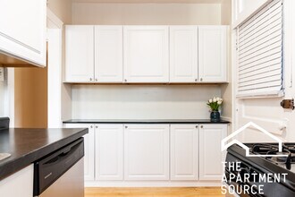 4218 N Clark St, Unit 1 in Chicago, IL - Foto de edificio - Building Photo