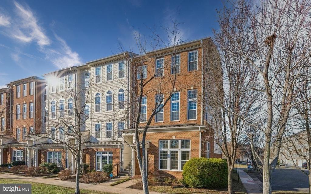 42309 Onyx Terrace in Aldie, VA - Building Photo