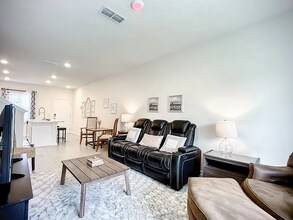 785 Rotary Rd in Jacksonville, FL - Building Photo - Building Photo