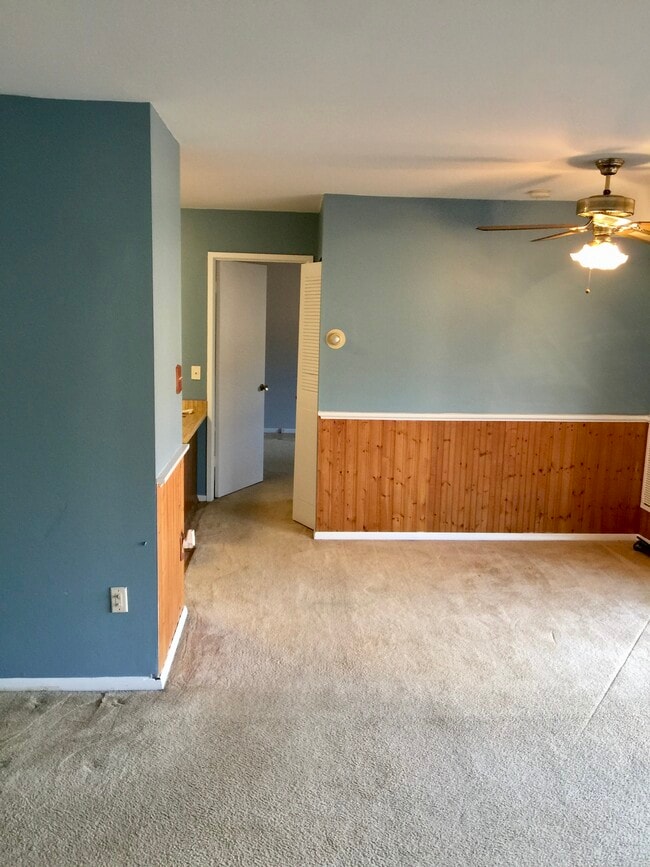 7312 Route 29, Unit 204 in Falls Church, VA - Building Photo - Building Photo