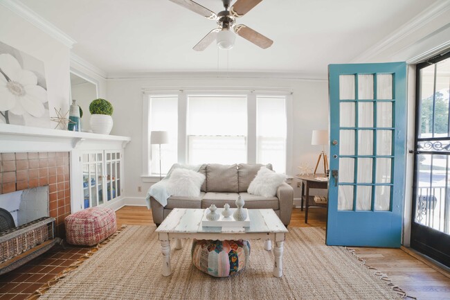 306 Pine St, Unit Pine side