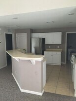 2612 NE 5th Pl in Cape Coral, FL - Building Photo