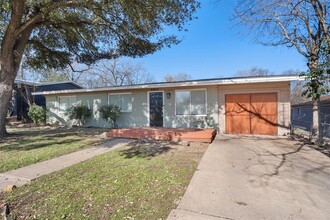 4900 Eastdale Dr in Austin, TX - Building Photo - Building Photo