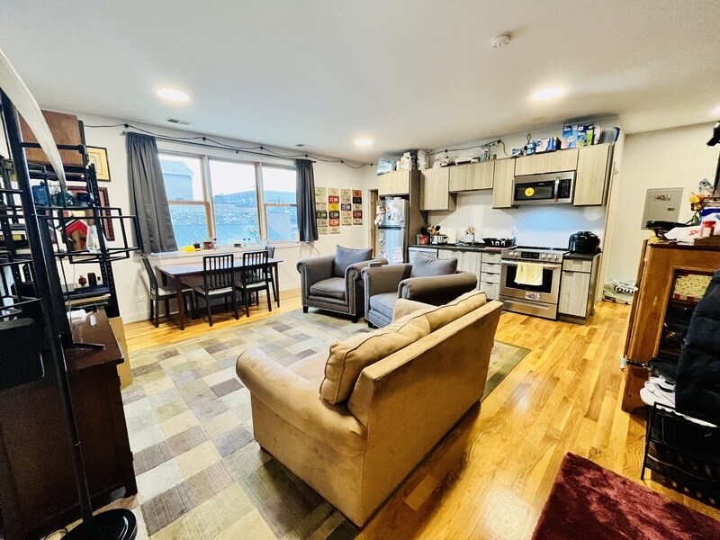 806 S Claremont Ave in Chicago, IL - Building Photo