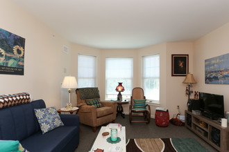 Victoria Gardens in Waterford, CT - Building Photo - Interior Photo