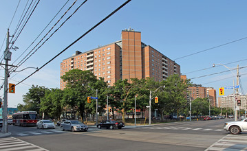 Moss Park Apartments in Toronto, ON - Building Photo - Building Photo