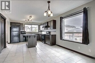 7 Panora Square NW in Calgary, AB - Building Photo - Building Photo