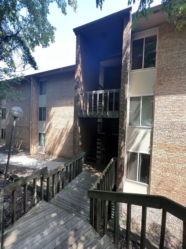 property at 5904 Forest View Rd