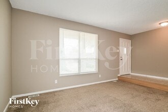 125 Lake Point Dr in St. Peters, MO - Foto de edificio - Building Photo