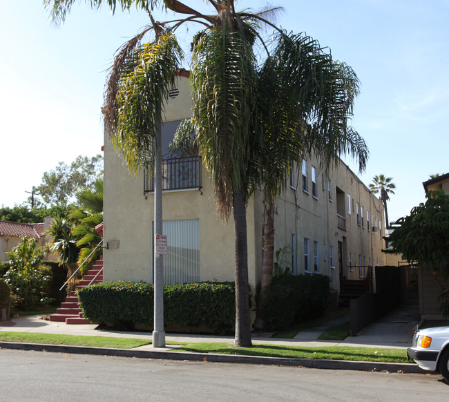 843-849 Belmont Ave in Long Beach, CA - Foto de edificio - Building Photo