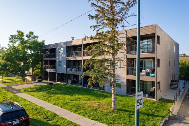 Spring Garden Terrace in Calgary, AB - Building Photo - Building Photo