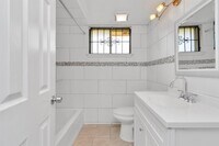 931 Fruitvale Dr photo'