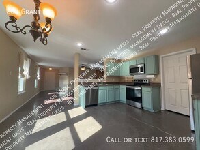 804 Grant St in Burleson, TX - Building Photo - Building Photo