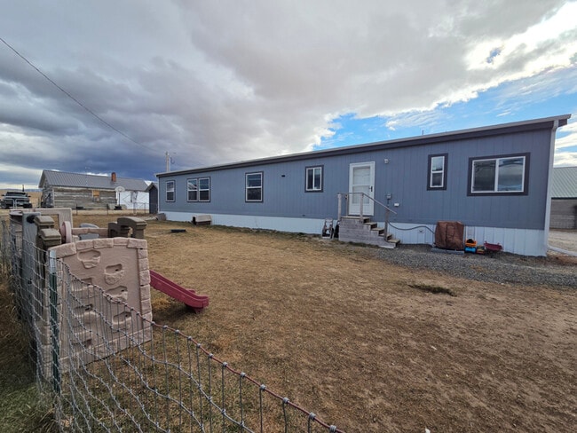 4017 State Hwy 284 in Townsend, MT - Foto de edificio - Building Photo