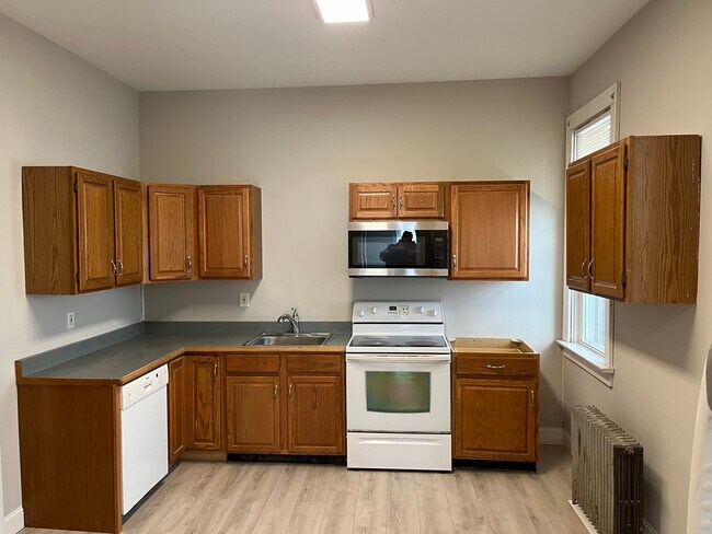 170 W Pike St in Canonsburg, PA - Building Photo - Building Photo