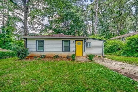 property at 1024 Regis Rd SE