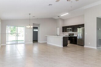 2325 SE Berkshire Blvd in Port St. Lucie, FL - Building Photo - Building Photo