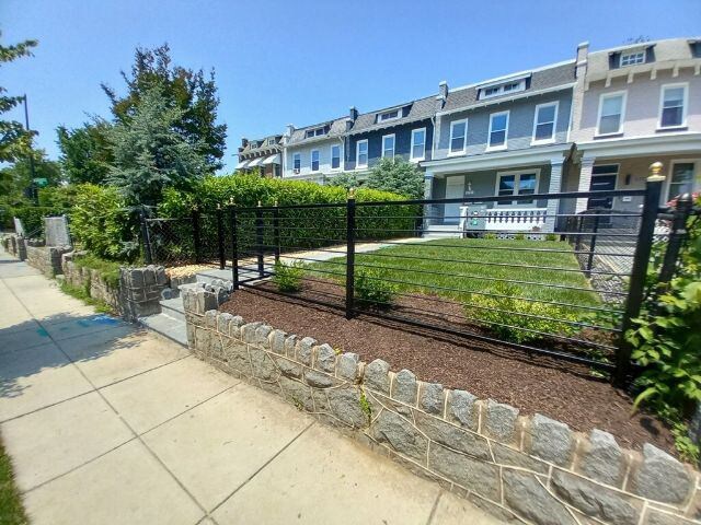 1706 Massachusetts Ave SE, Unit 1706 Massachusetts Ave B in Washington, DC - Building Photo - Building Photo