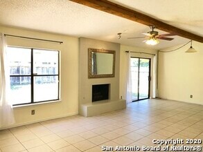 2107 Crested Walk Dr in San Antonio, TX - Building Photo - Building Photo