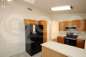 4520 E Wildwood Dr in Phoenix, AZ - Building Photo - Building Photo